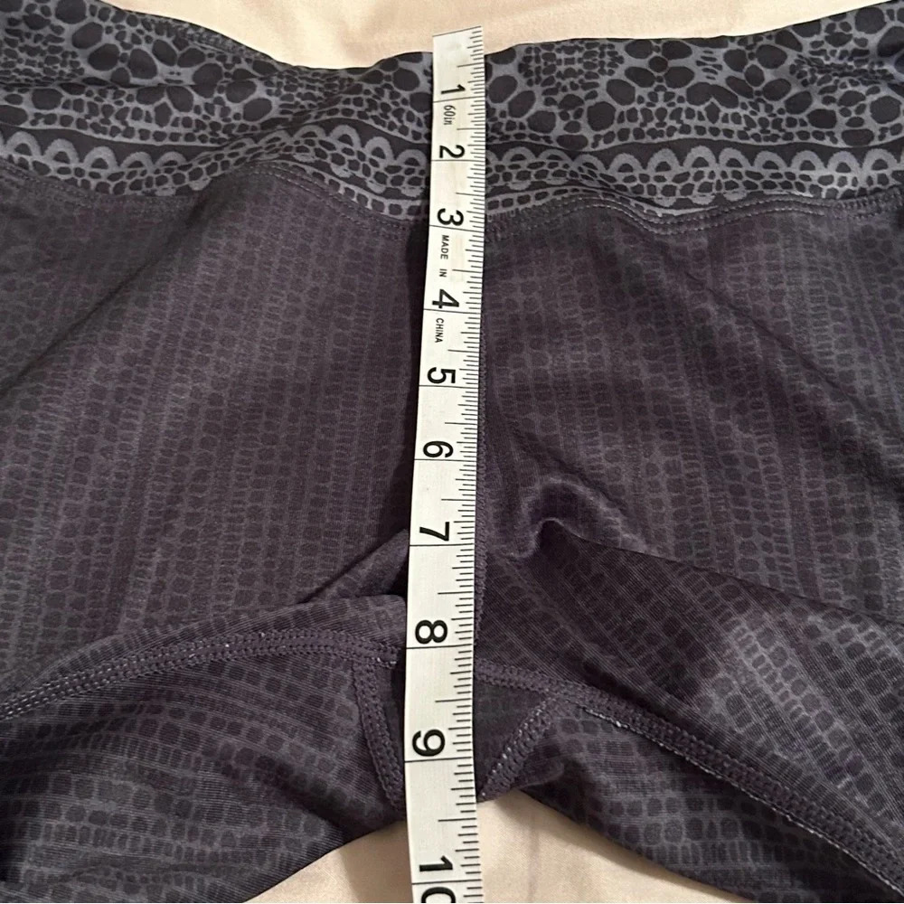 PrAna Women’s Med Black Limbo Printed Roxanne 7/8 Active Legging Geometric - Picture 9 of 10